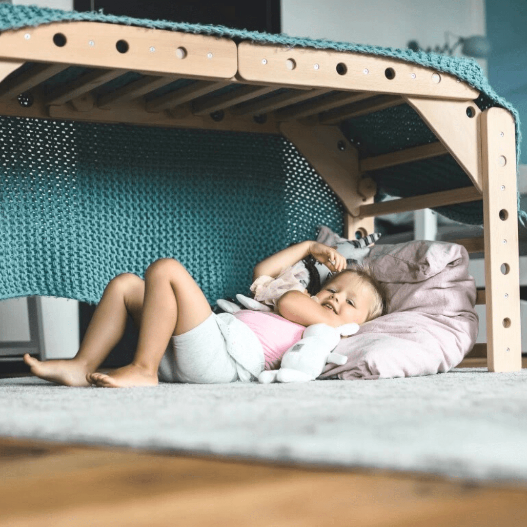 Sprossenwand EMMA SIX + Schaukel | 4 Module | 200 kg belastbar | 6 Aufbauvarianten | modulares System - Kletterling – einfach Kind sein