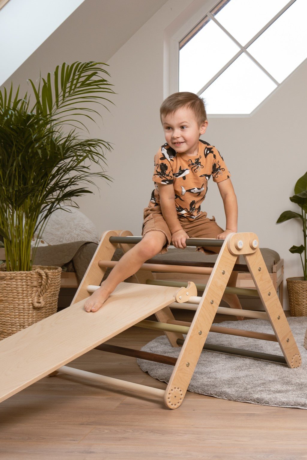 Kletterrutsche MOON - Hühnerleiter | waldgrün pastell | 2 Seiten | 111 x 43 cm - Kletterling – einfach Kind sein