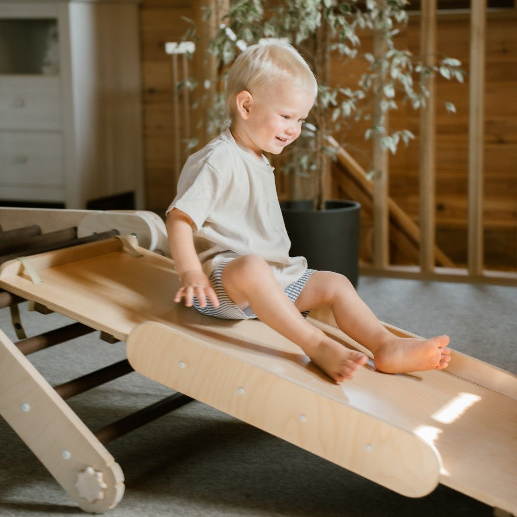 Verstellbares Kletterdreieck DARK FULL MOON + 2 RUTSCHEN | DARKWOOD | 30 Formen | 98 x 67,5 cm | max. 50 kg - Kletterling – einfach Kind sein