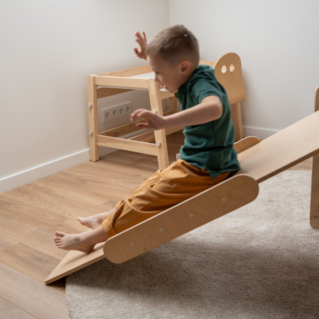 Verstellbares Kletterdreieck FULL MOON + Rutsche | GRÜN | Rutsche wählbar | 30 Formen | 98 x 67,5 cm | max. 50 kg - Kletterling – einfach Kind sein