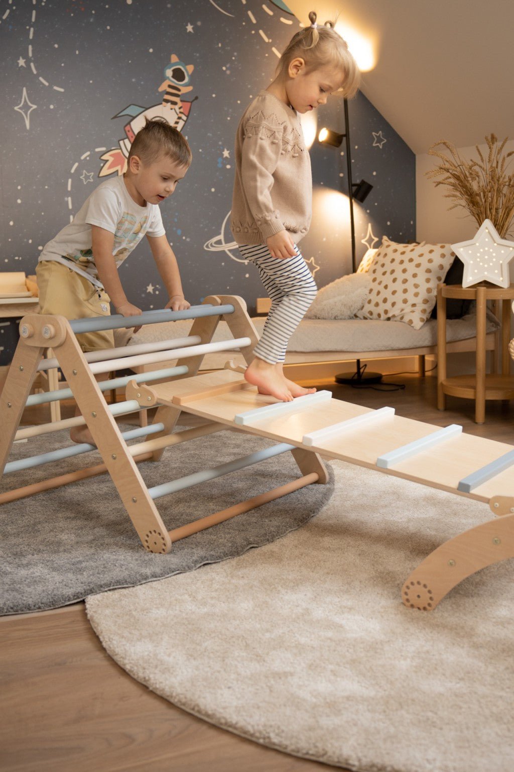 Kletterrutsche MOON - Hühnerleiter | blau pastell | 2 Seiten | 111 x 43 cm - Kletterling – einfach Kind sein