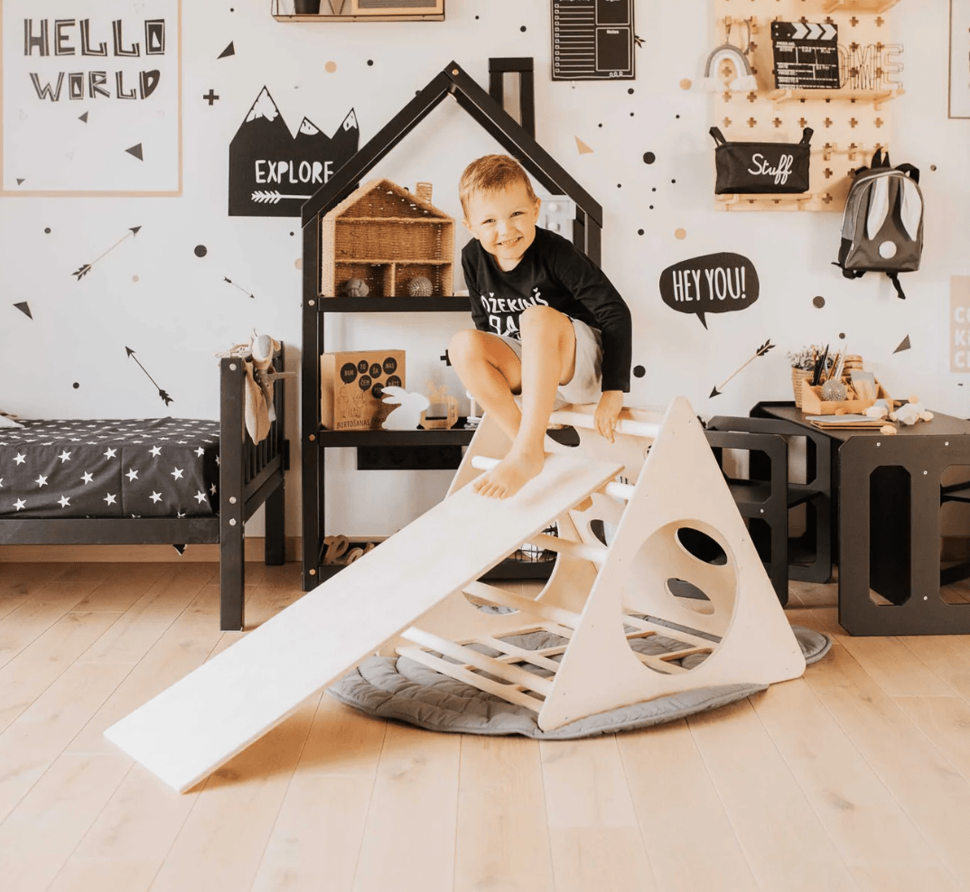 Kletterdreieck mit Sensorik - Paneelen | 4 unterschiedliche Seiten | ab 1 Jahr - Kletterling – einfach Kind sein