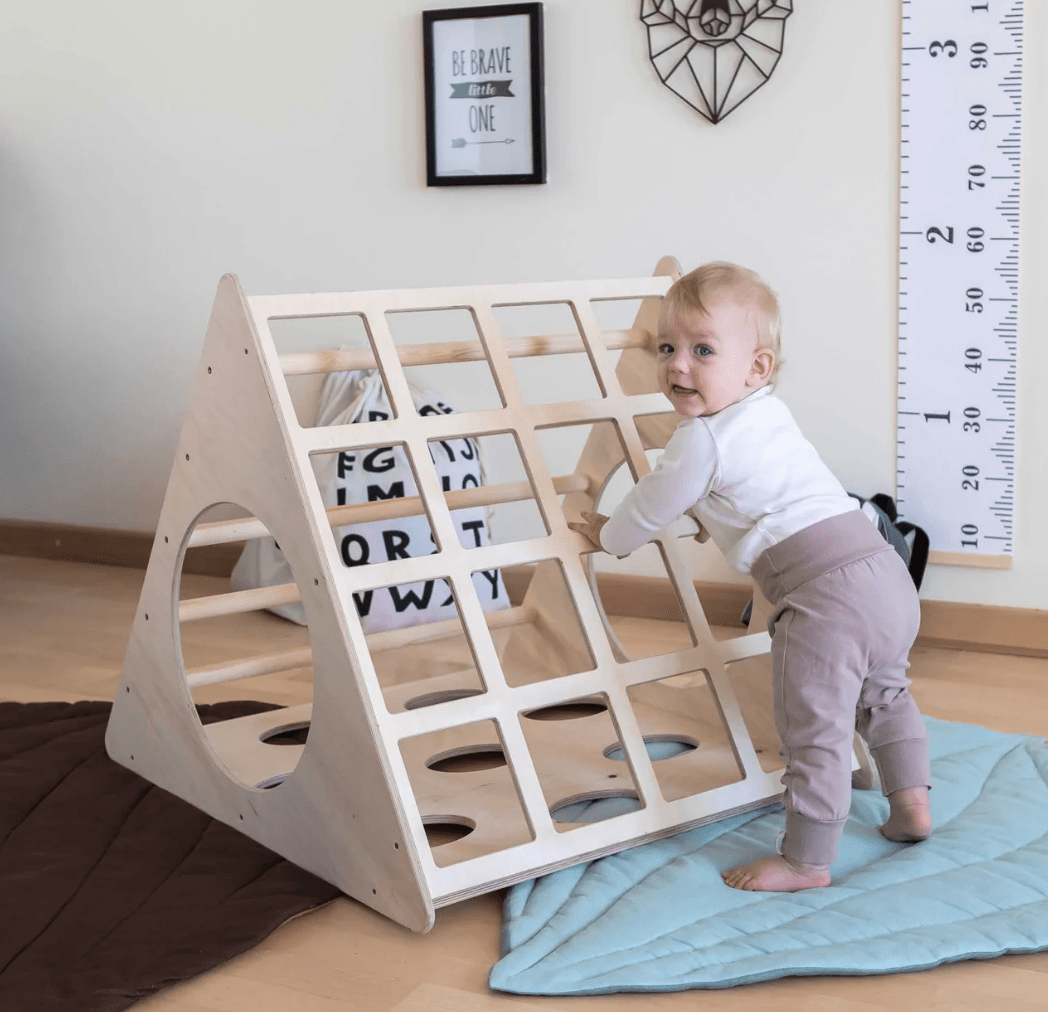 Kletterdreieck mit Sensorik - Paneelen | 4 unterschiedliche Seiten | ab 1 Jahr - Kletterling – einfach Kind sein