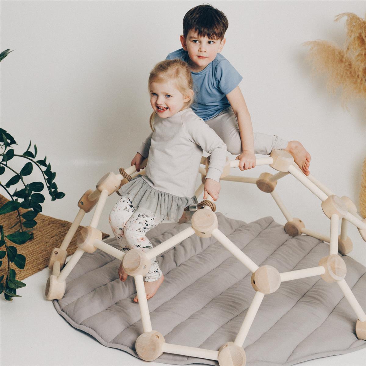 Indoor - Klettergerüst "Waben - Kletterkuppel" - Kletterling – einfach Kind sein