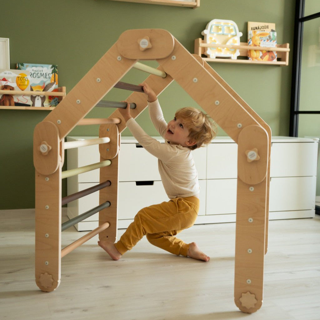 Verstellbares Kletterdreieck FULL MOON | GRÜN | 30 Formen | 98 x 67,5 cm | max. 50 kg - Kletterling – einfach Kind sein