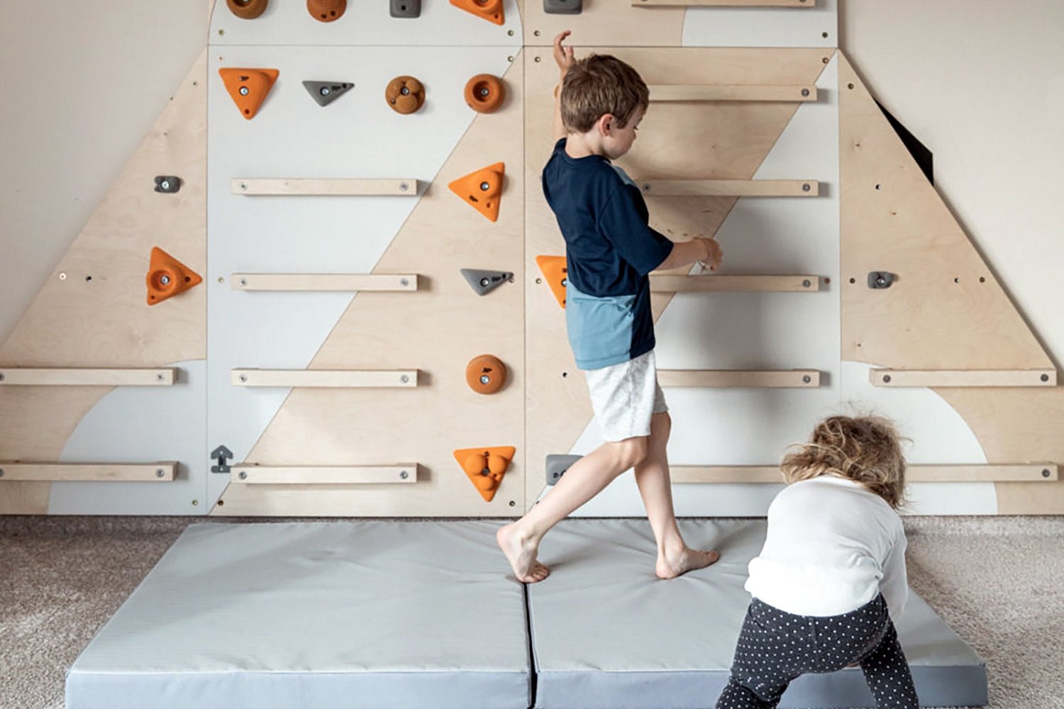 Einzelelement BK Dreieck rechts | Kletterwand BK INDOOR | 118 x 78 cm | 9 Loch - Kletterling – einfach Kind sein