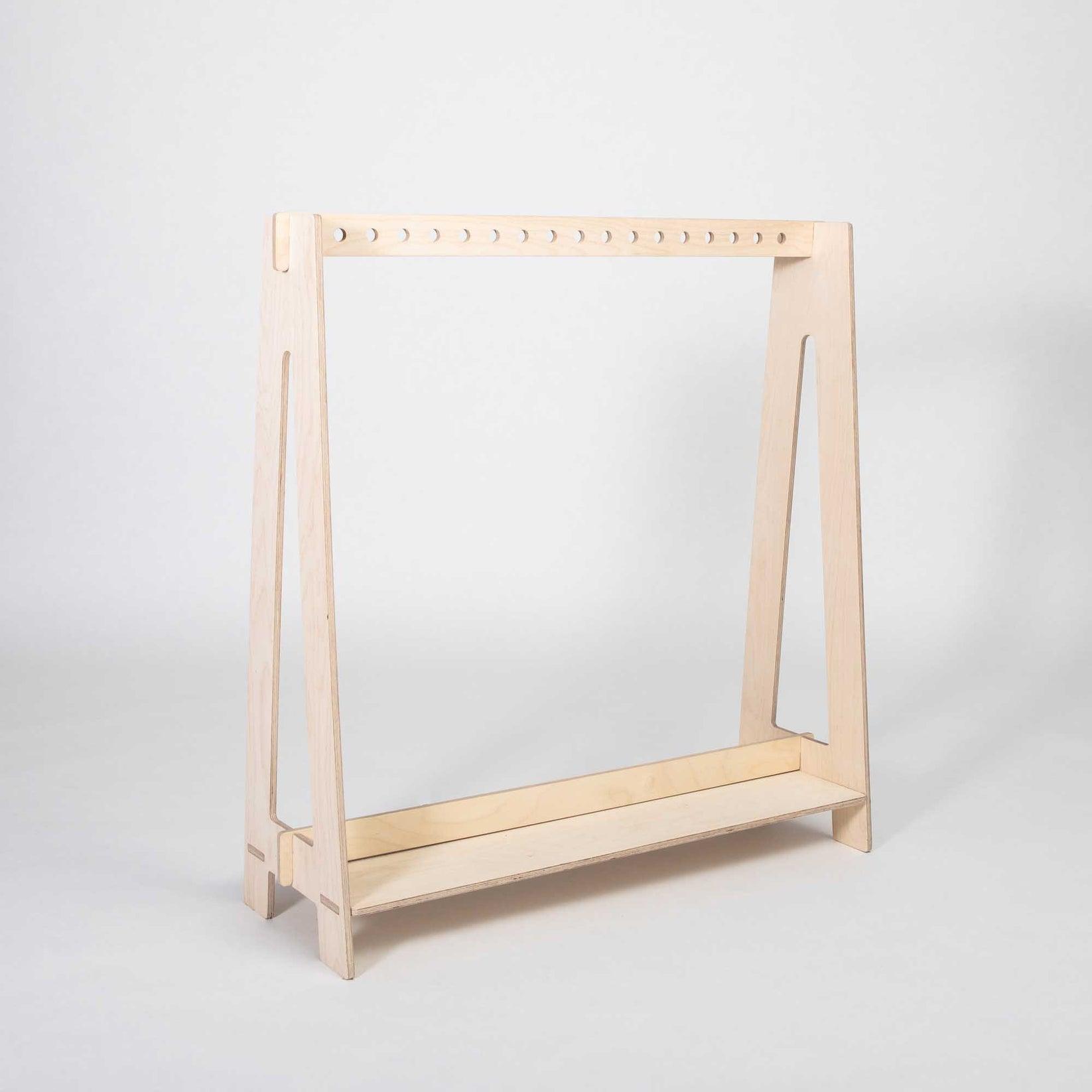 Montessori Kinderkleiderständer mit 17 Haken - Kletterling – einfach Kind sein