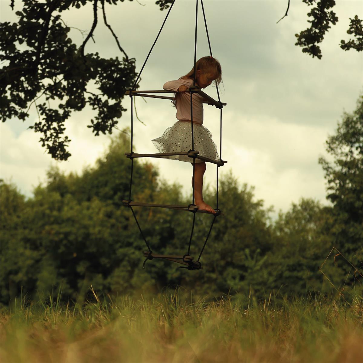 Strickleiter Triangle Schaukel Set mittelbraun - Kletterling – einfach Kind sein