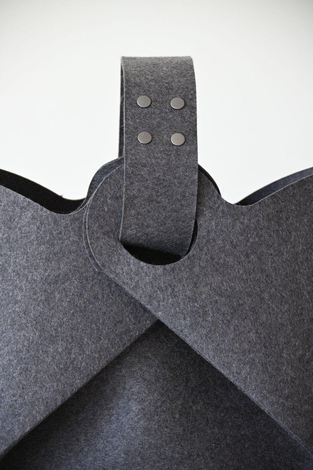 Kinderspielzeugtasche und Matte Simsalabim aus 100% Wolle (Merinowolle), Organizer und Spielmatte 2in1 fürs Kinderzimmer oder unterwegs - Kletterling – einfach Kind sein